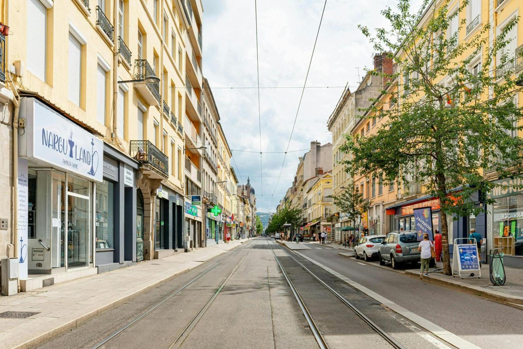 Charmant Hypercentre Tram Design Saint-Etienne  Exterior photo